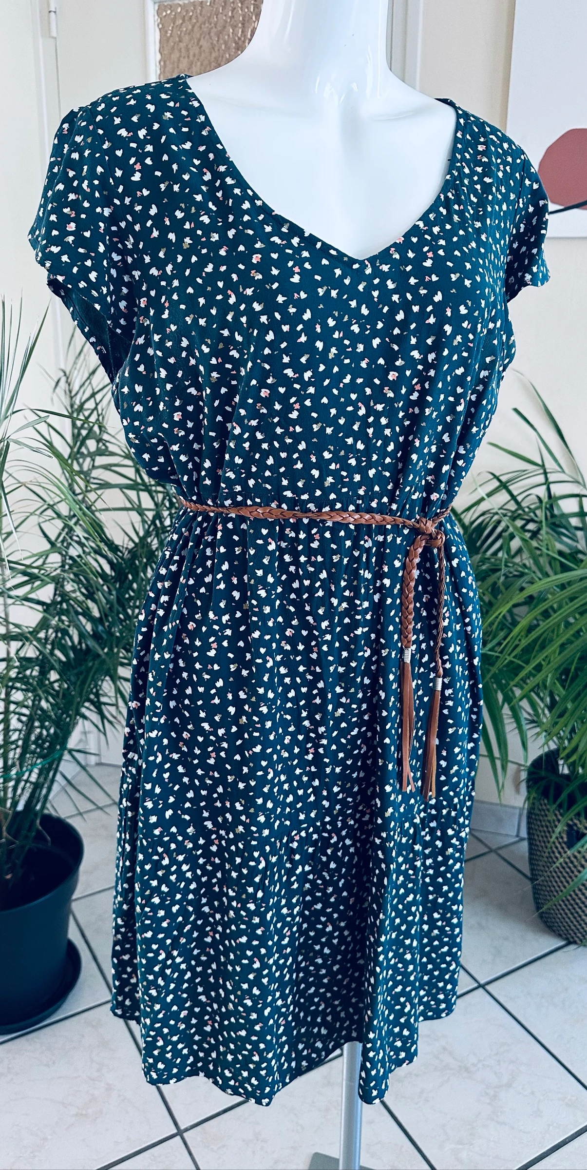 Flowy dress with dark green background print Size 46 (Excellent condition) – photo 4